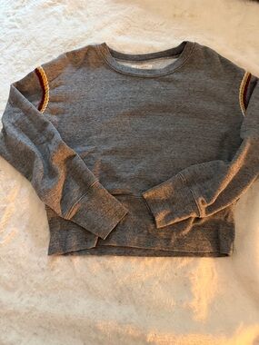 Cozy Gray Pullover Sweatshirt with Striped Elbow Detail